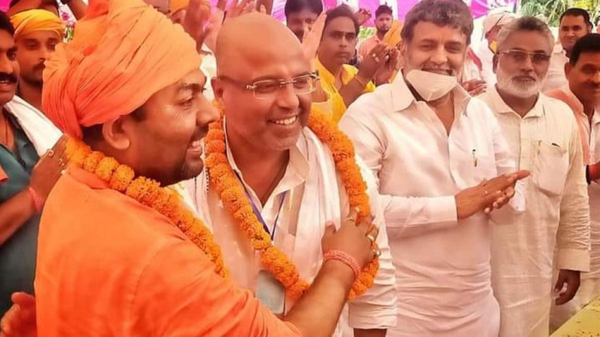 जीतेंद्र स्‍वामी के भाई हैं रोहित