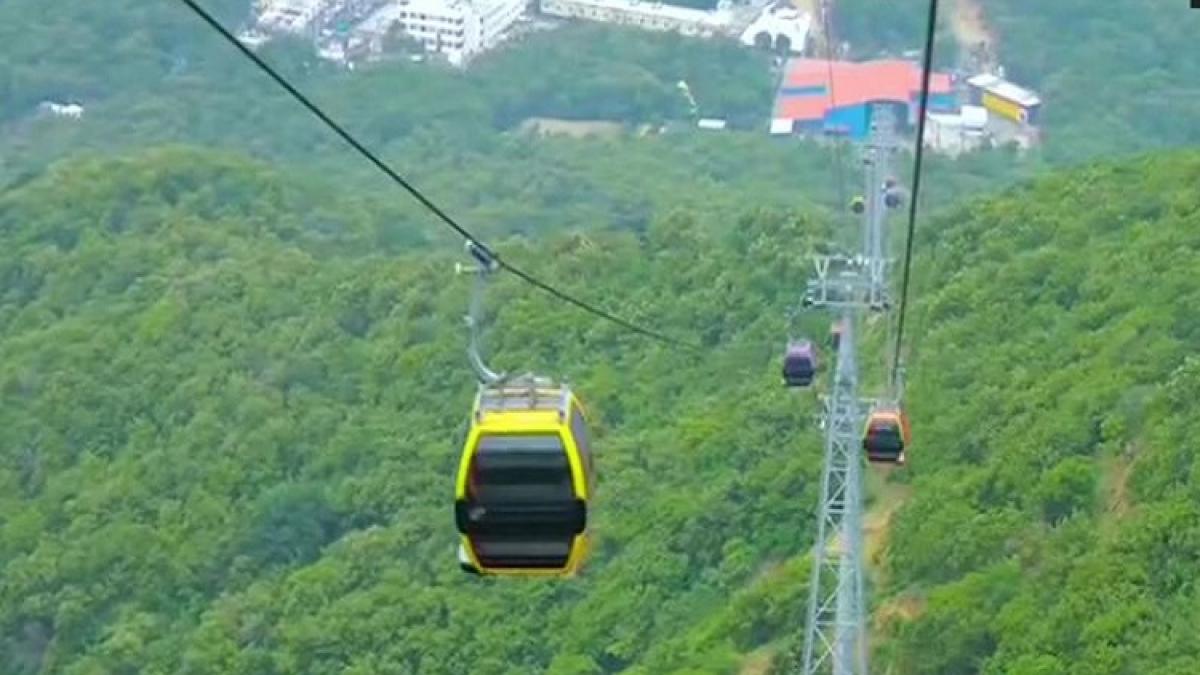 गिरनार रोप-वे का पीएम नरेंद्र मोदी ने उद्घघाटन किया (फोटो-एएनआई)