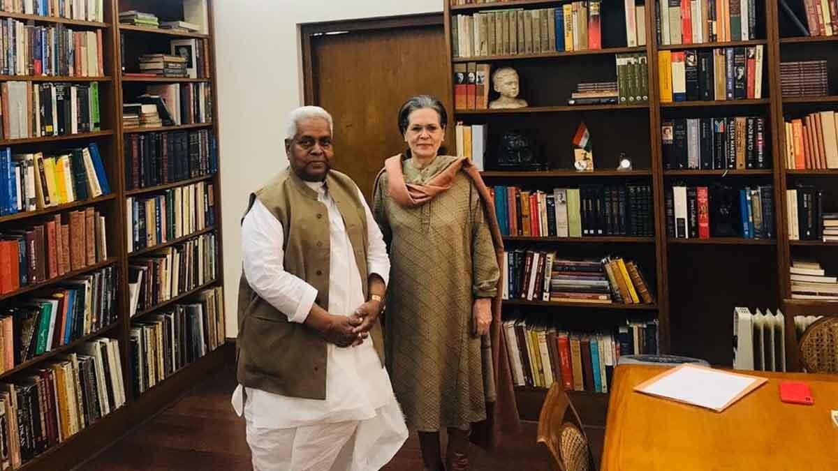 कांग्रेस नेता सदानंद सिंह और सोनिया गांधी