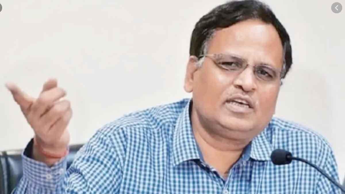 दिल्ली के स्वास्थ्य मंत्री सत्येंद्र जैन (फाइल फोटो)