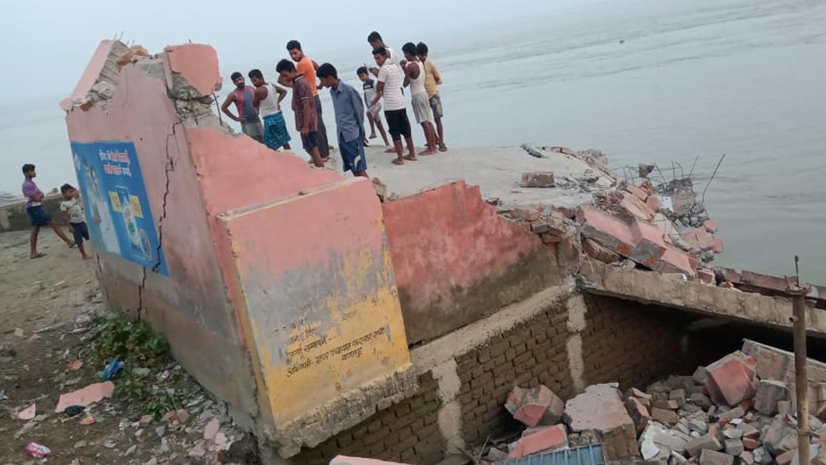 भागलपुर में गंगा नदी मचा रही तबाही.