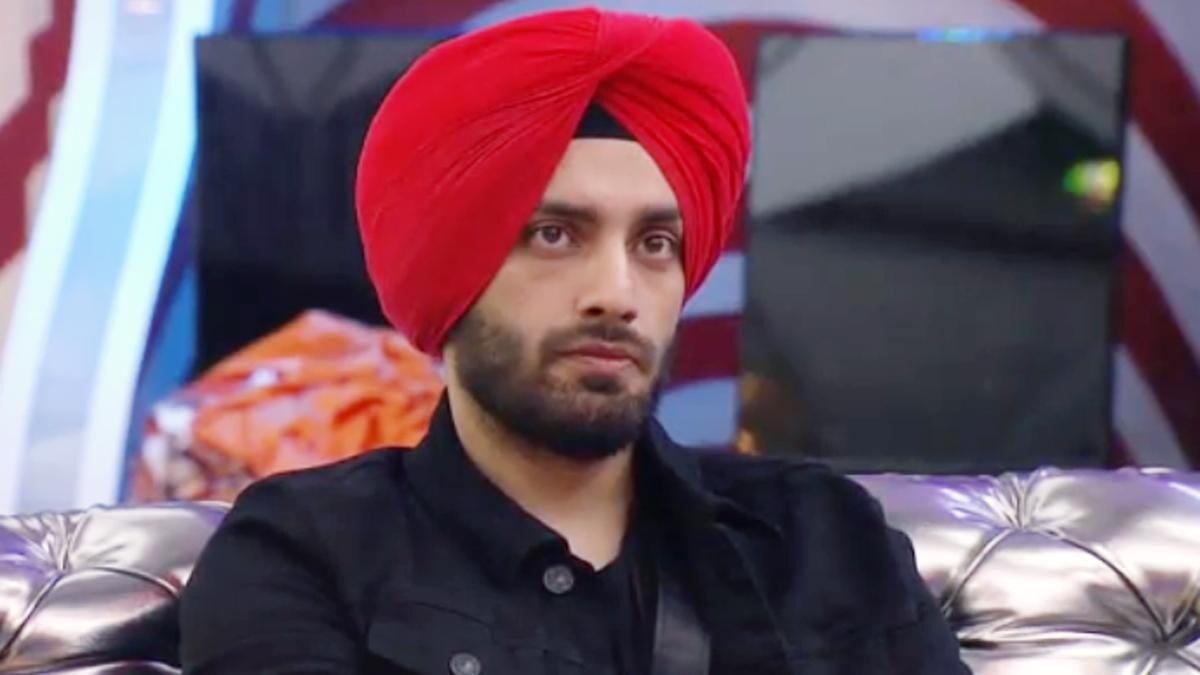 BB: सलमान का मजाक शहजाद पर पड़ा भारी, घर का काम करेंगे लेकिन घर के सदस्य नहीं - salman khan joke put break in shehzad deol bigg boss journey make him not