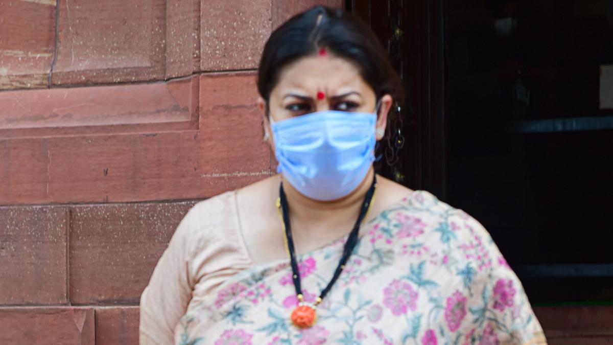 केंद्रीय मंत्री स्मृति ईरानी (PTI)