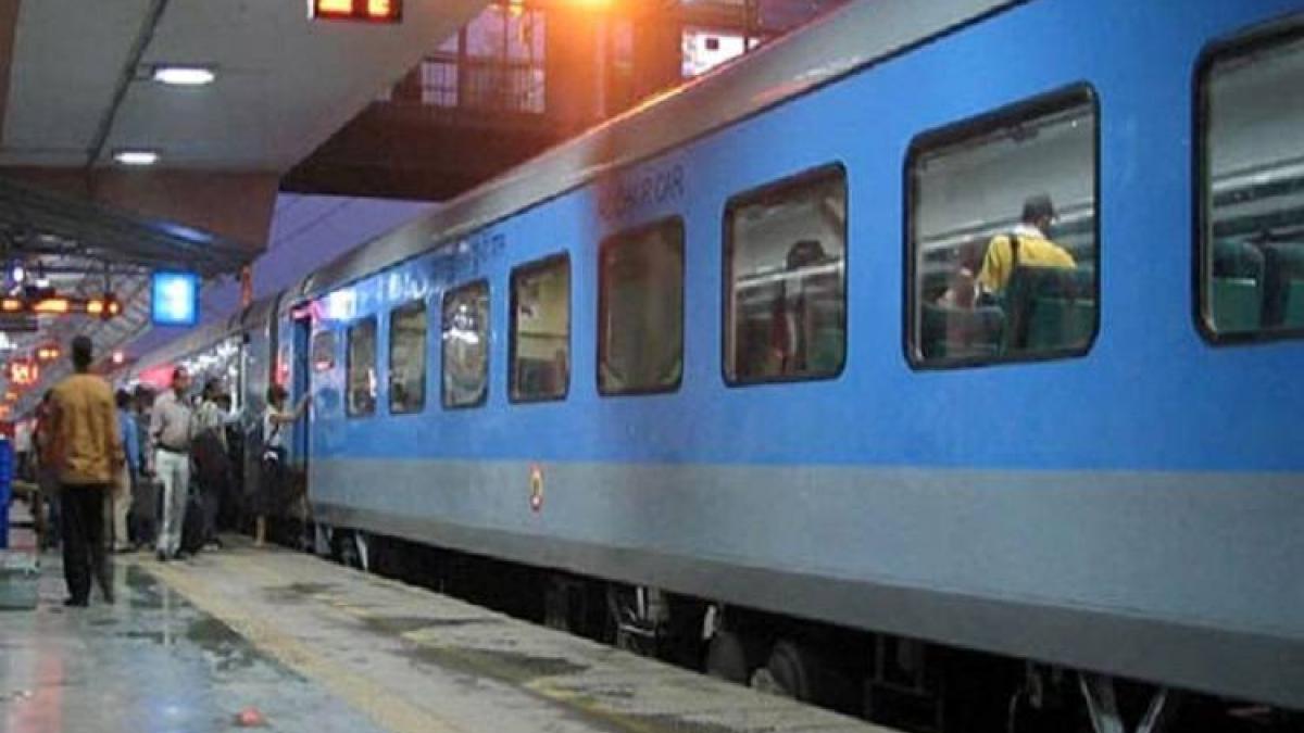 Indian Railways Special Trains: स्पेशल ट्रेनें