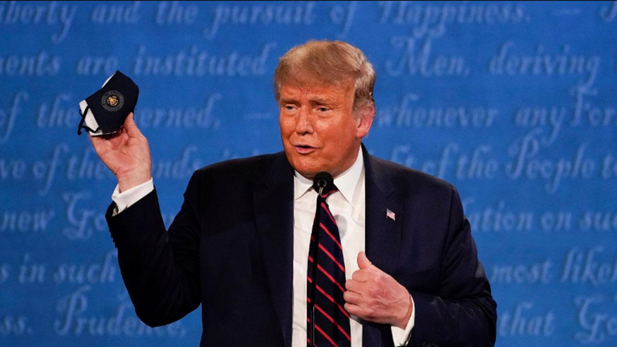 अमेरिकी राष्ट्रपति डोनाल्ड ट्रंप का वाल्टर रीड अस्पताल में चल रहा इलाज (फोटो-AP)