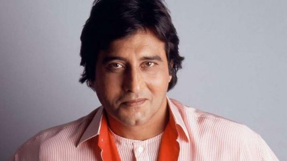 माधुरी दीक्षित को देखते ही टूट पड़ा था बूढ़ा एक्टर, 30 मिनट चबाता रहा था होंठ और कर दिया था लहूलुहान 2 Bollywood Actor Vinod Khanna