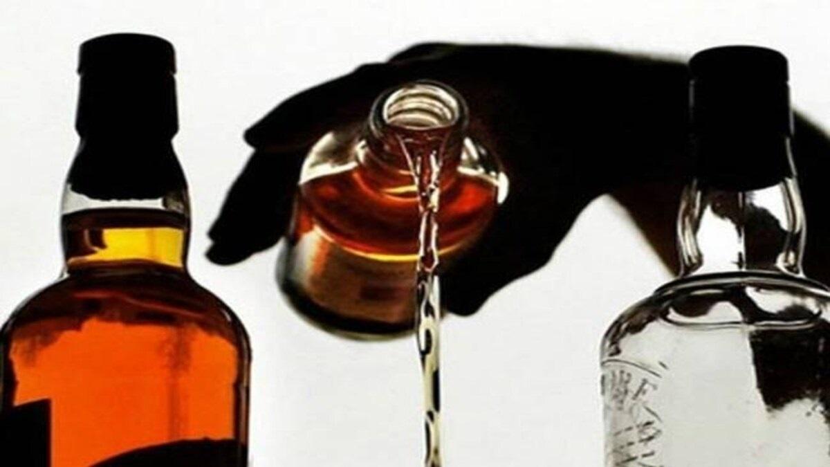 चौंसा थाने के पुलिस वाहन से मिली शराब (Photo: File)