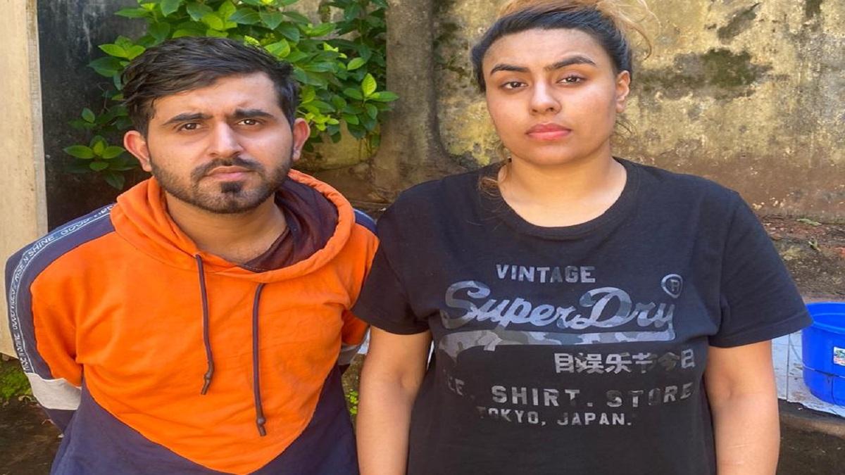 आरोपी अक्षित और अमृता.