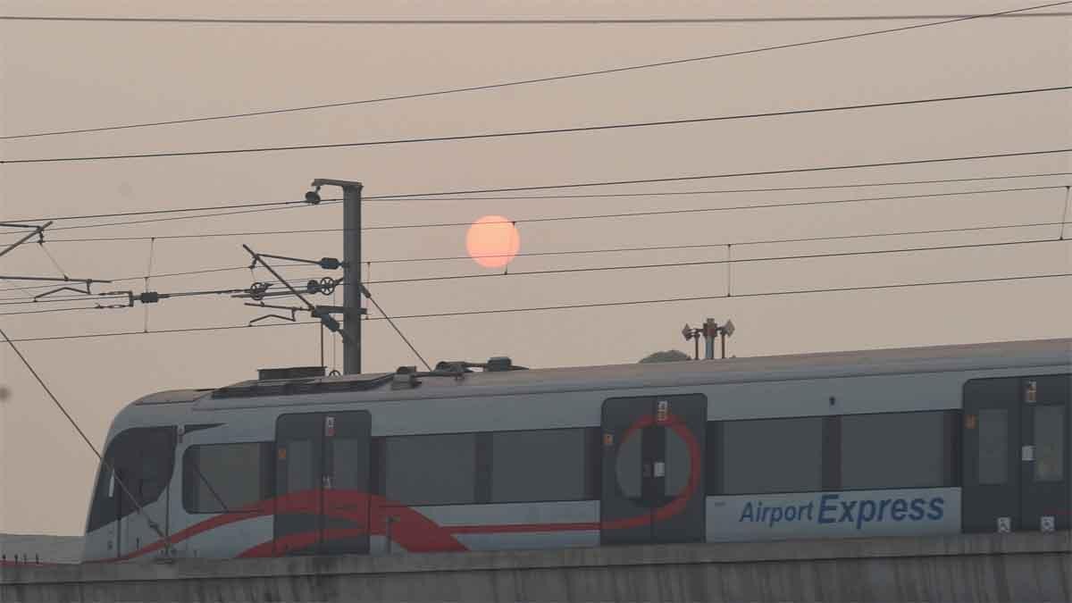 दिल्ली के कई इलाकों की हवा हुई खतरनाक (फाइल फोटो-PTI)