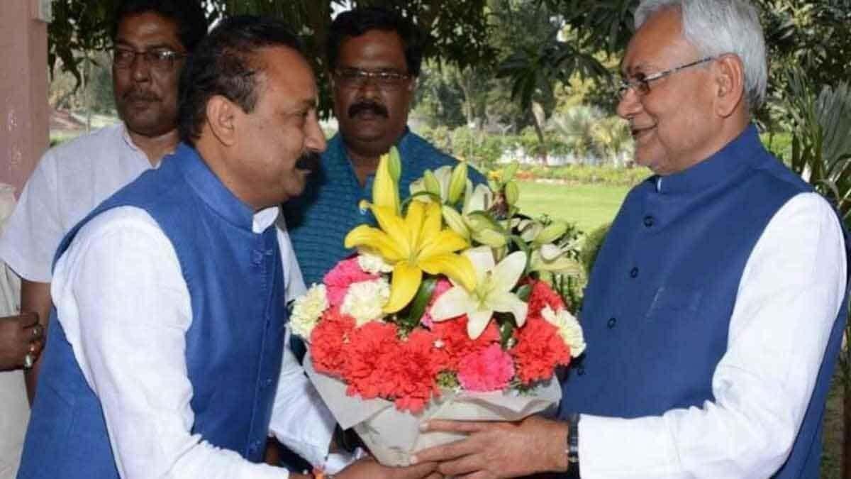 अशोक चौधरी और नीतीश कुमार 