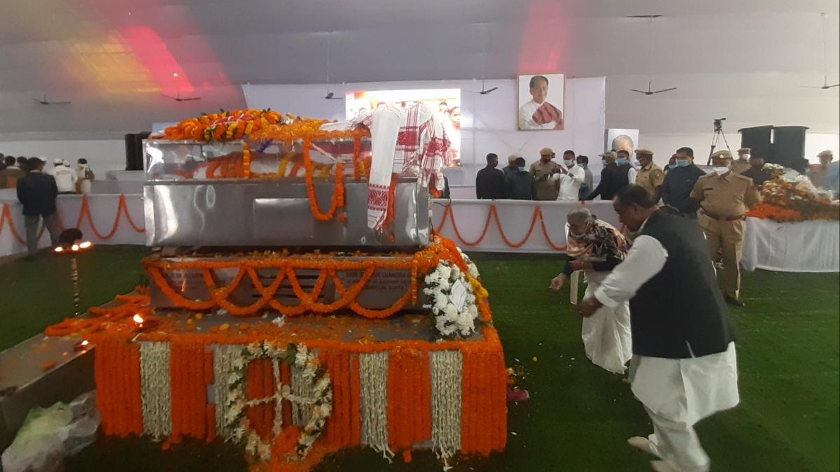 असम के पूर्व सीएम तरुण गोगोई को अंतिम श्रद्धांजलि