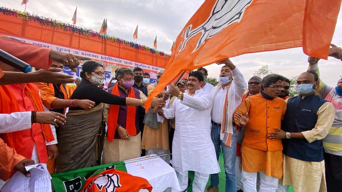 बंगाल बीजेपी प्रभारी कैलाश विजयवर्गीय के साथ सिराज खान