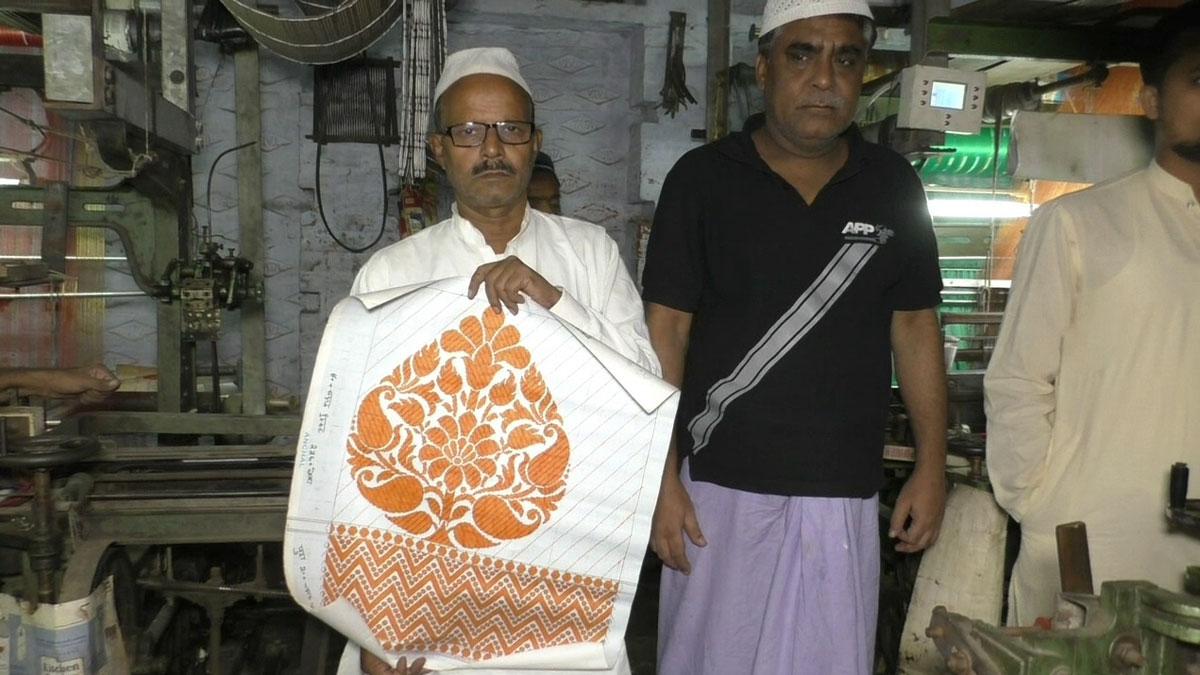 डिजिटल पंचकार्ड के आविष्कार से मिल रही है बनारसी साड़ी