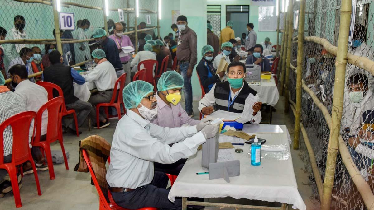बिहार में चल रही है मतगणना (फोटो: PTI)
