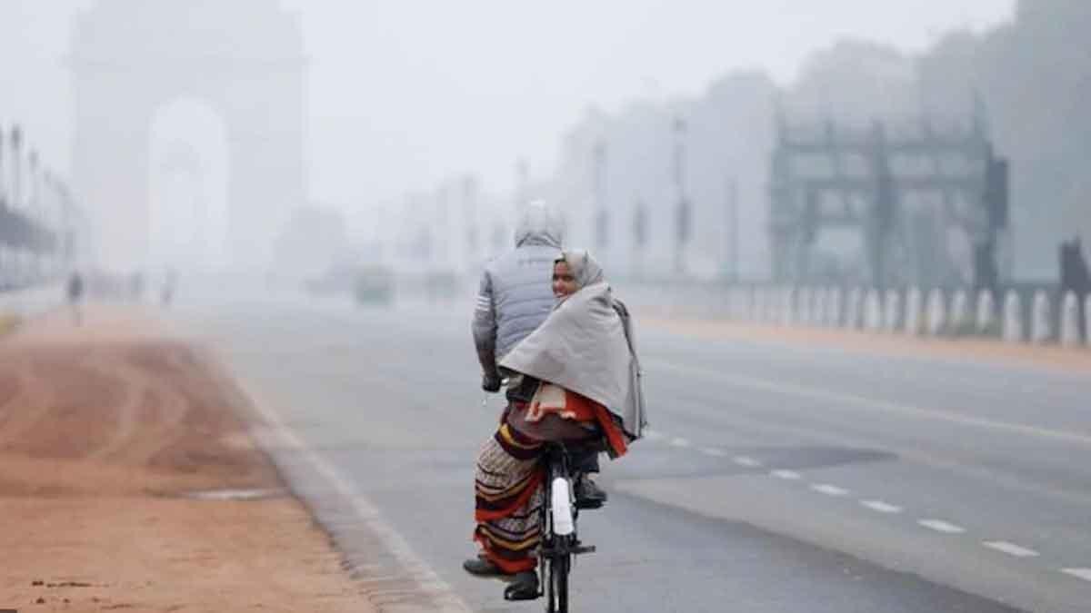 दिल्ली में पारा लुढ़का (फाइल फोटो)