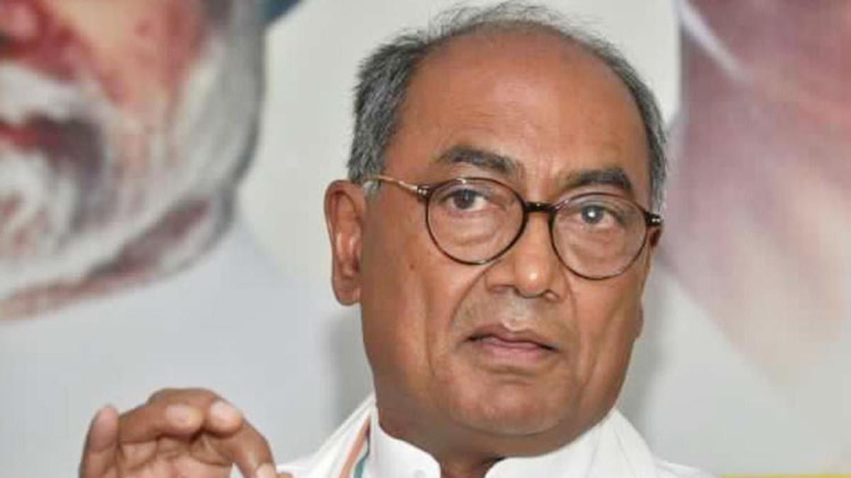 पूर्व मुख्यमंत्री दिग्विजय सिंह ने बदले की भावना से की गई कार्रवाई बताया