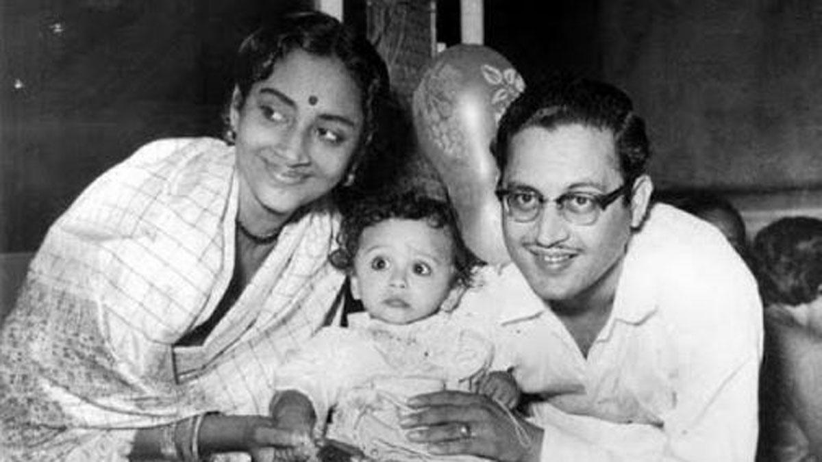 बच्चे संग गीता दत्त और गुरु दत्त