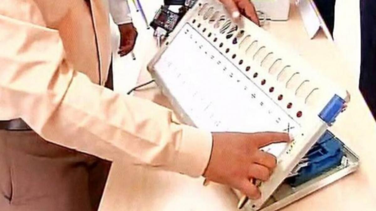 लोकसभा चुनाव में किया था वोट बहिष्कार.