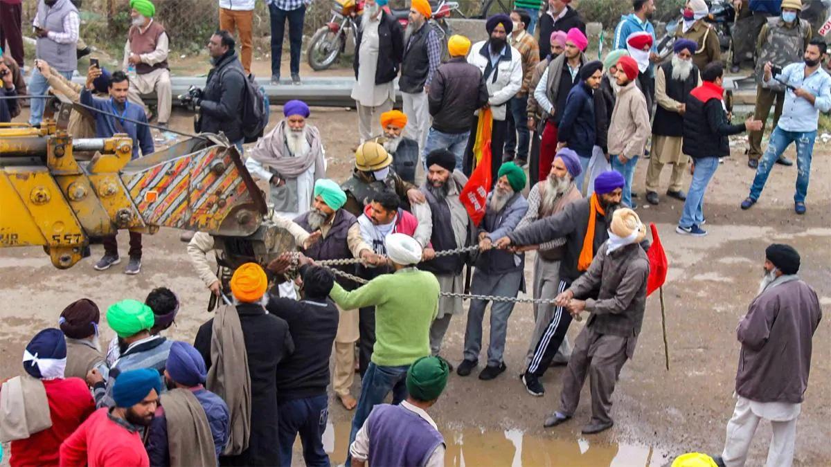 कृषि कानून को लेकर किसान प्रदर्शन कर रहे हैं.