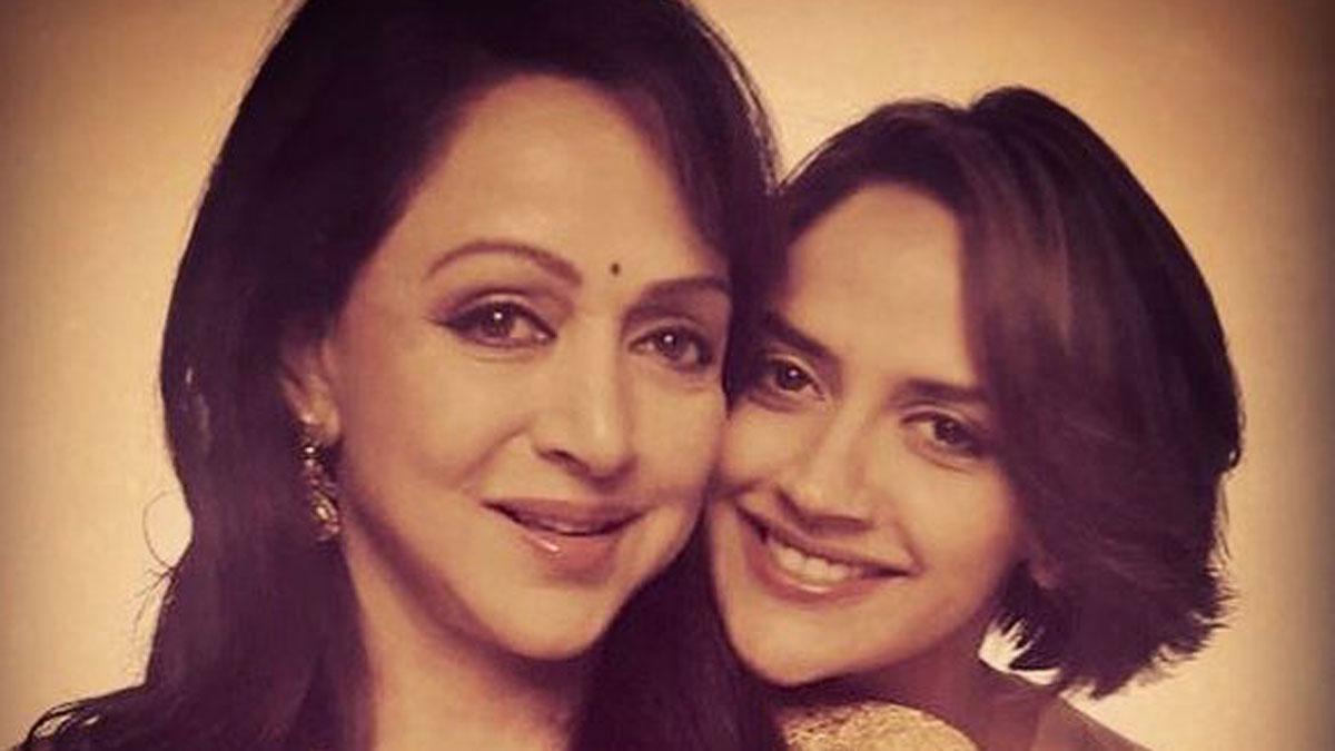 अहाना और हेमा मालिनी