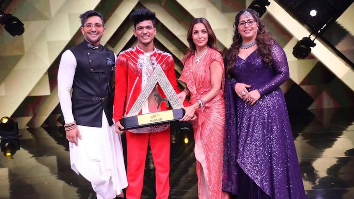 टाइगर पॉप ने जीती ‘India’s Best Dancer’ ट्रॉफी, मिला 15 लाख कैश टाइगर पॉप ने जीती ‘India’s Best Dancer’ ट्रॉफी, मिला 15 लाख कैश