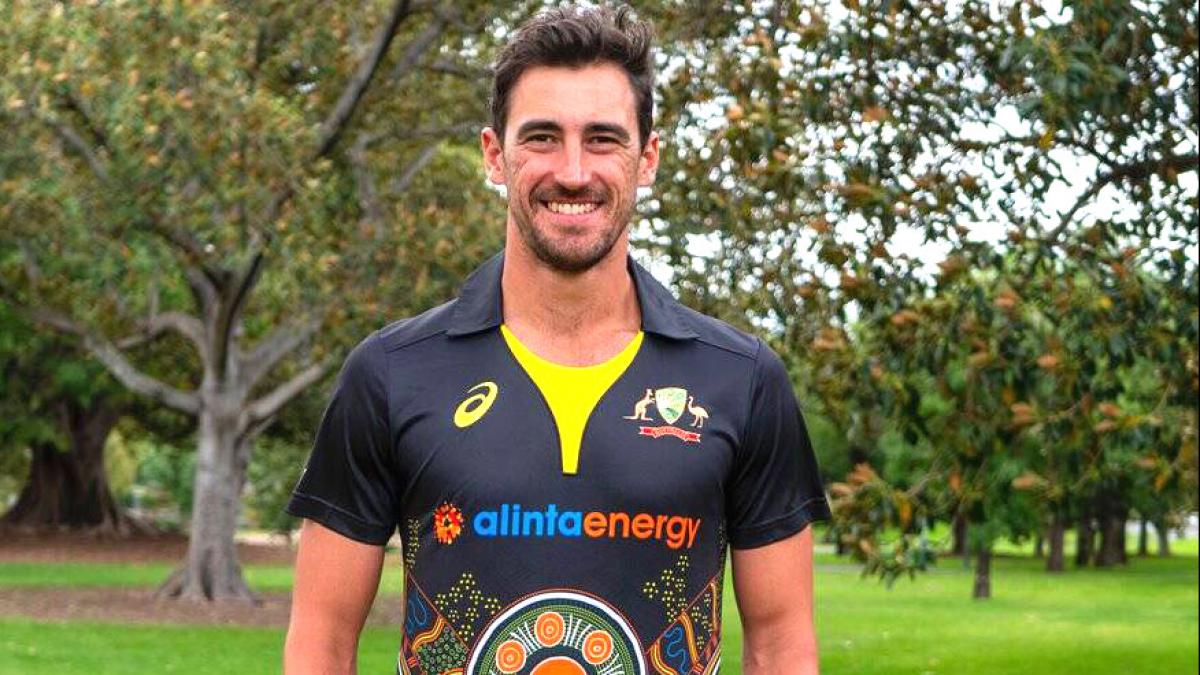 Australia premier fast bowler Mitchell Starc in the new kit (Twitter)
