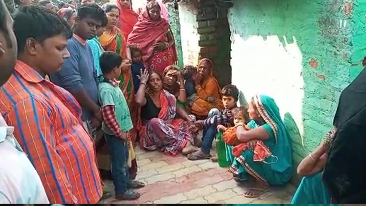 घर में सोते समय की गई महिला की हत्या