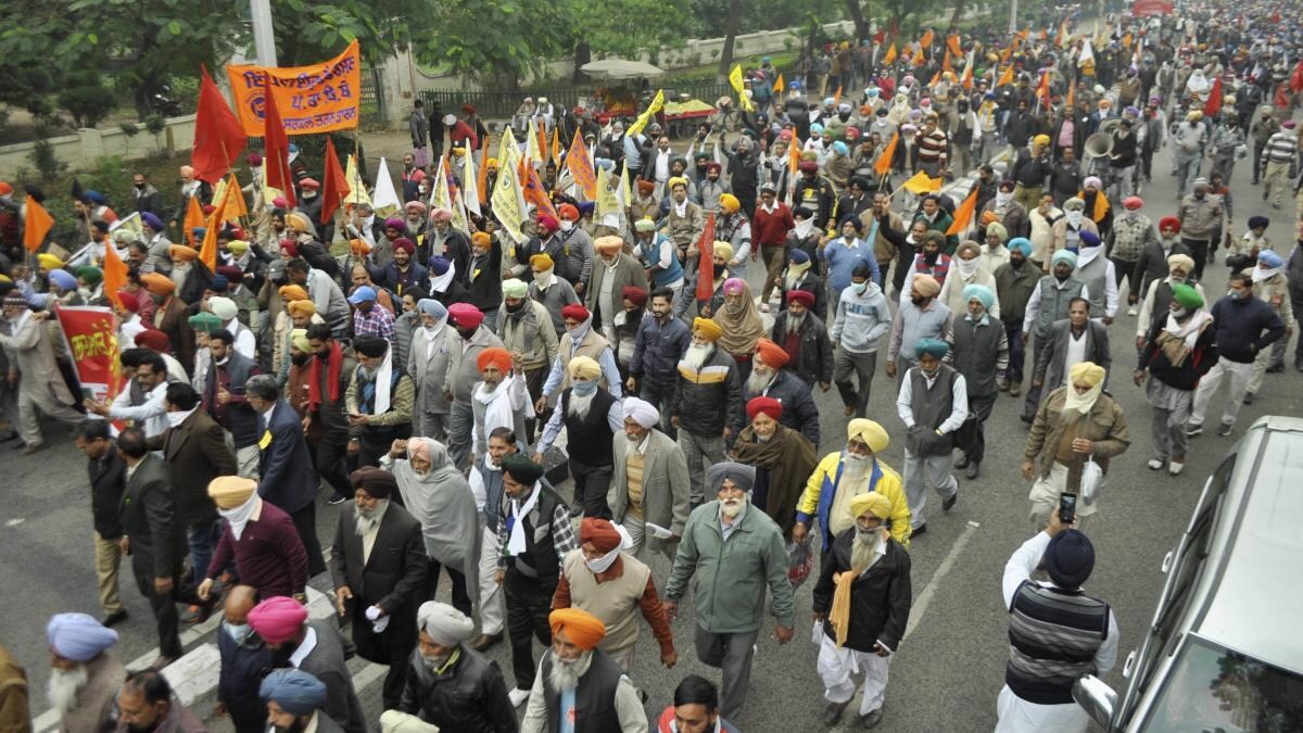 कृषि कानूनों के खिलाफ किसानों का हल्ला बोल (PTI)