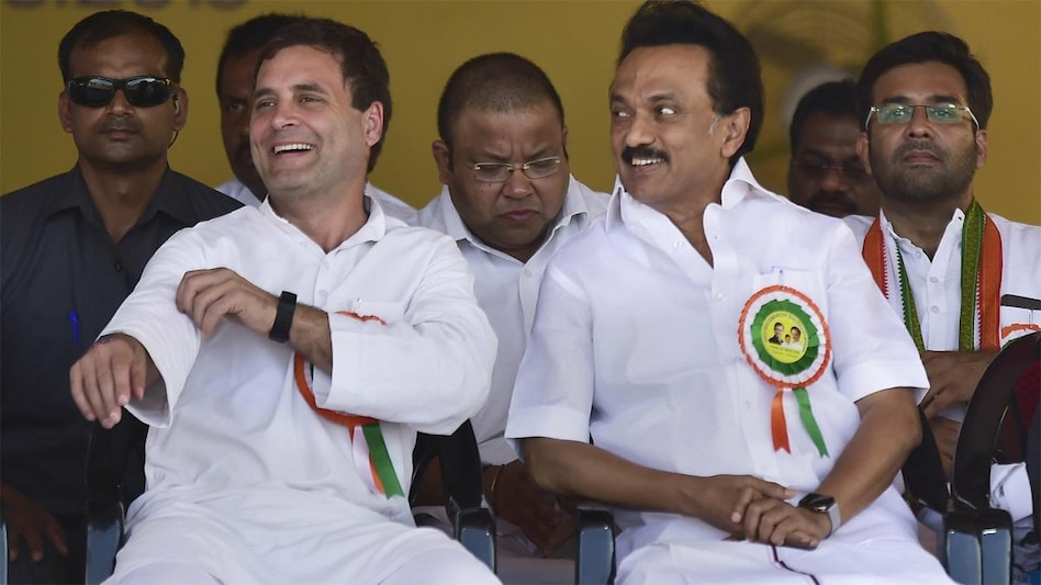 तमिलनाडु में रीजनल पार्टियों की पिछलग्गू बनने को क्यों मजबूर हैं बीजेपी- कांग्रेस - tamilnadu assembly elections AIADMK DMK regional party congress bjp alliance politics - AajTak