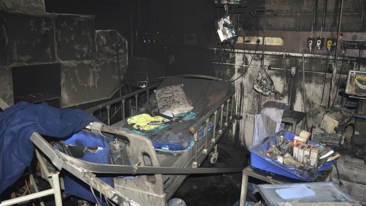 उदय शिवानंद मल्टी स्पेशलिटी अस्पताल के आईसीयू में लगी आग