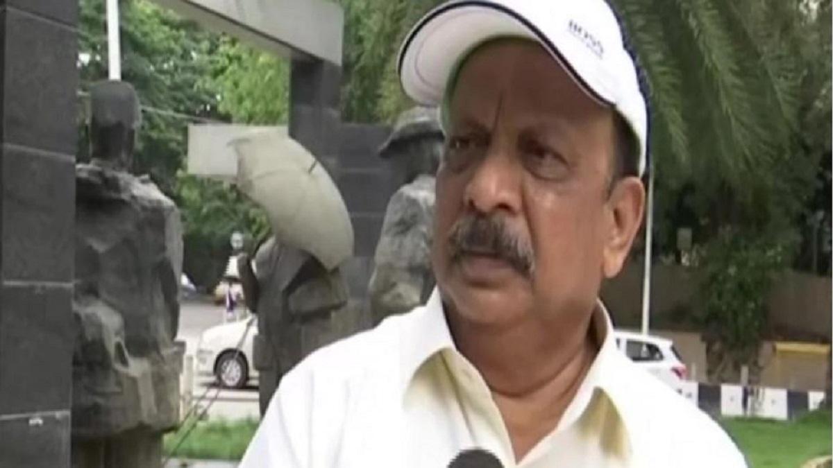 कर्नाटक के पूर्व मंत्री रोशन बेग (फाइल फोटो)