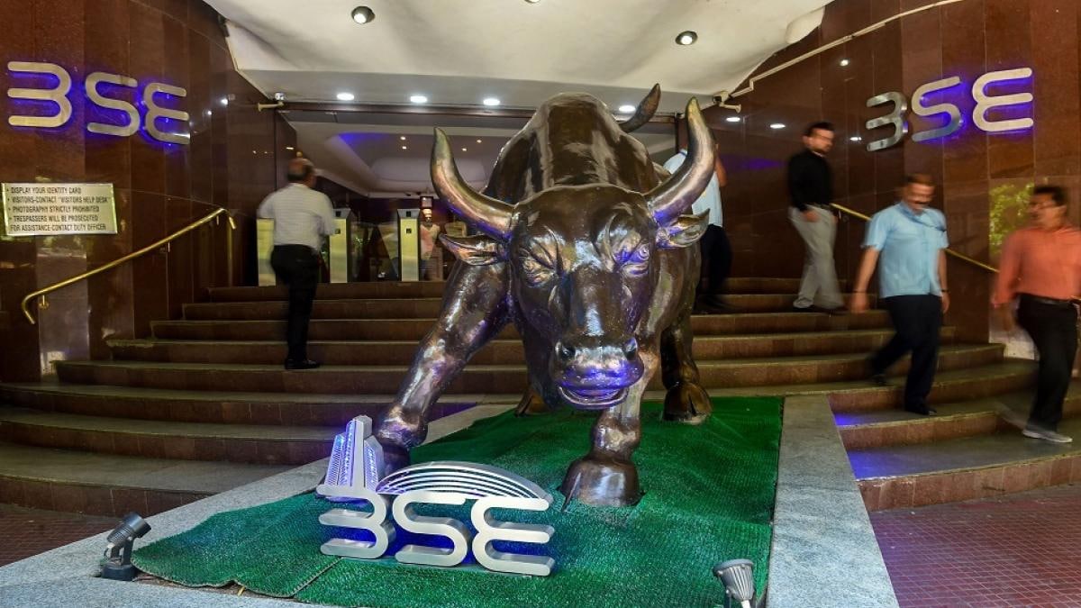नई ऊंचाई पर सेंसेक्स, निफ्टी पहली बार 13 हजार अंक के पार नई ऊंचाई पर सेंसेक्स, निफ्टी पहली बार 13 हजार अंक के पार