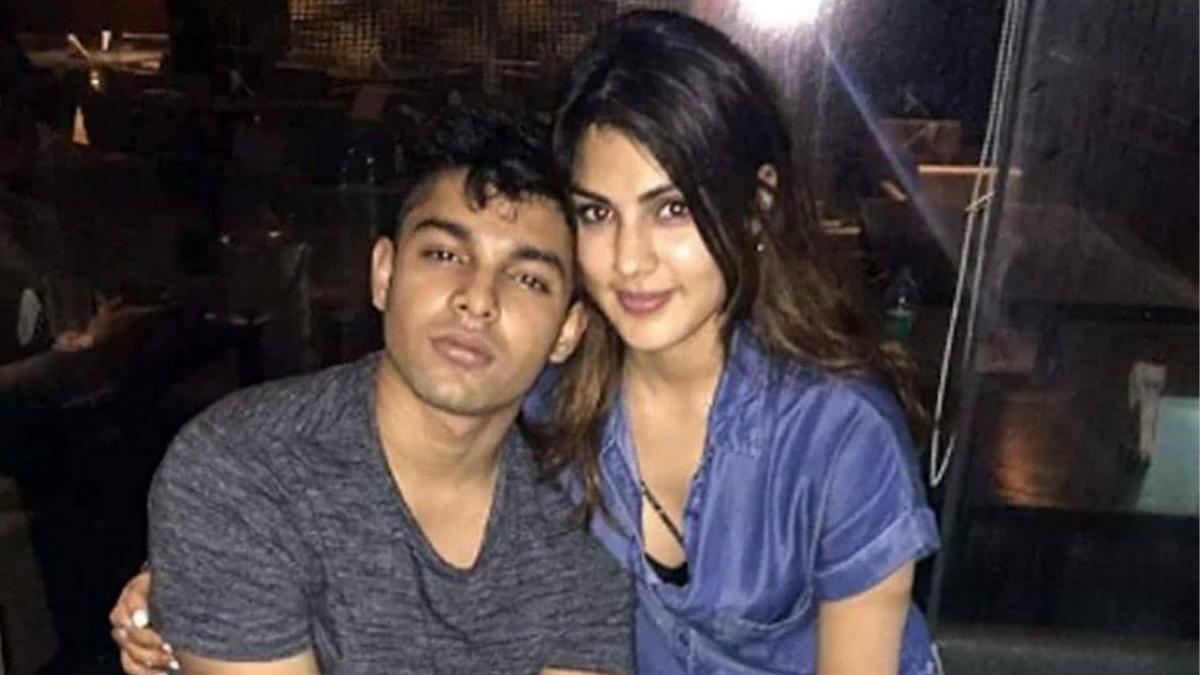 शोविक और रिया चक्रवर्ती