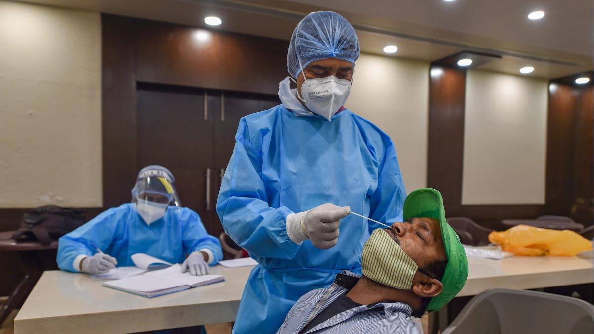 कोरोना टेस्ट (फाइल फोटो-PTI)