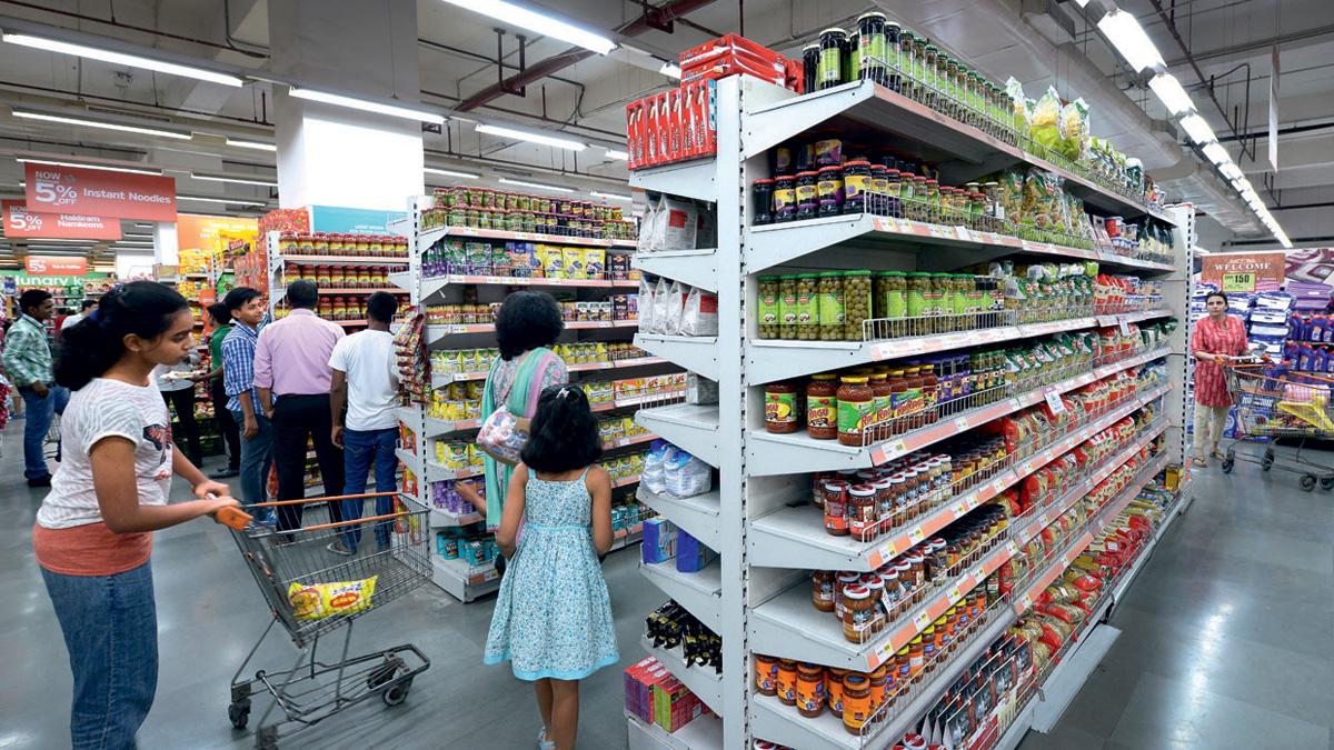 गले की हड्डी नोएडा के ग्रेट इंडिया प्लेस मॉल में बिग बाजार स्टोर