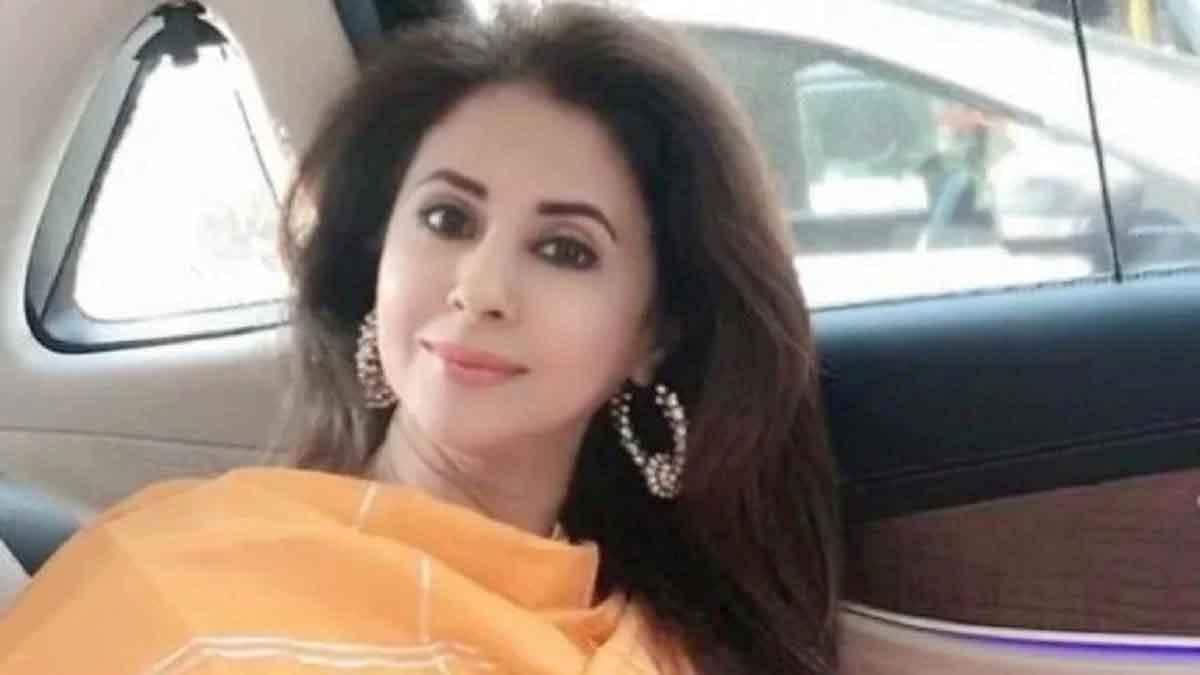 उर्मिला मातोंडकर को MLC बनाएगी शिवसेना, राज्यपाल के पास भेजा नाम - Maharashtra government has given urmila matondkar name in the list to be appointed as mlc - AajTak