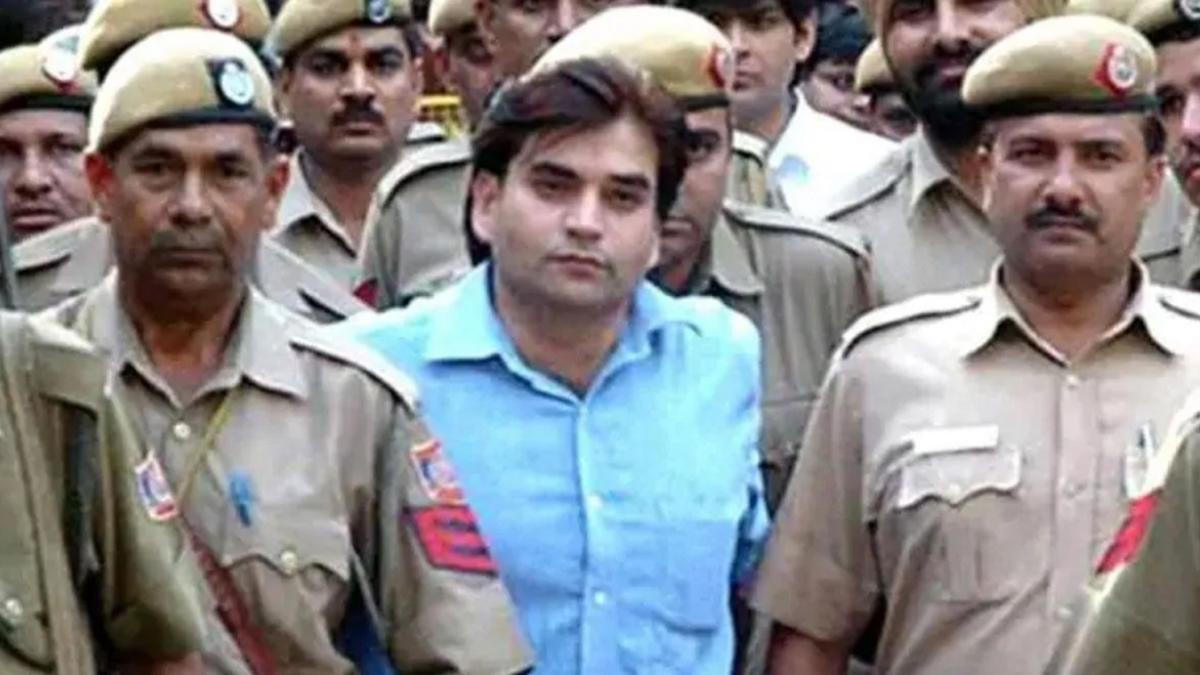 इस केस में डीपी यादव और उनका बेटा विकास यादव मुख्य आरोपी हैं