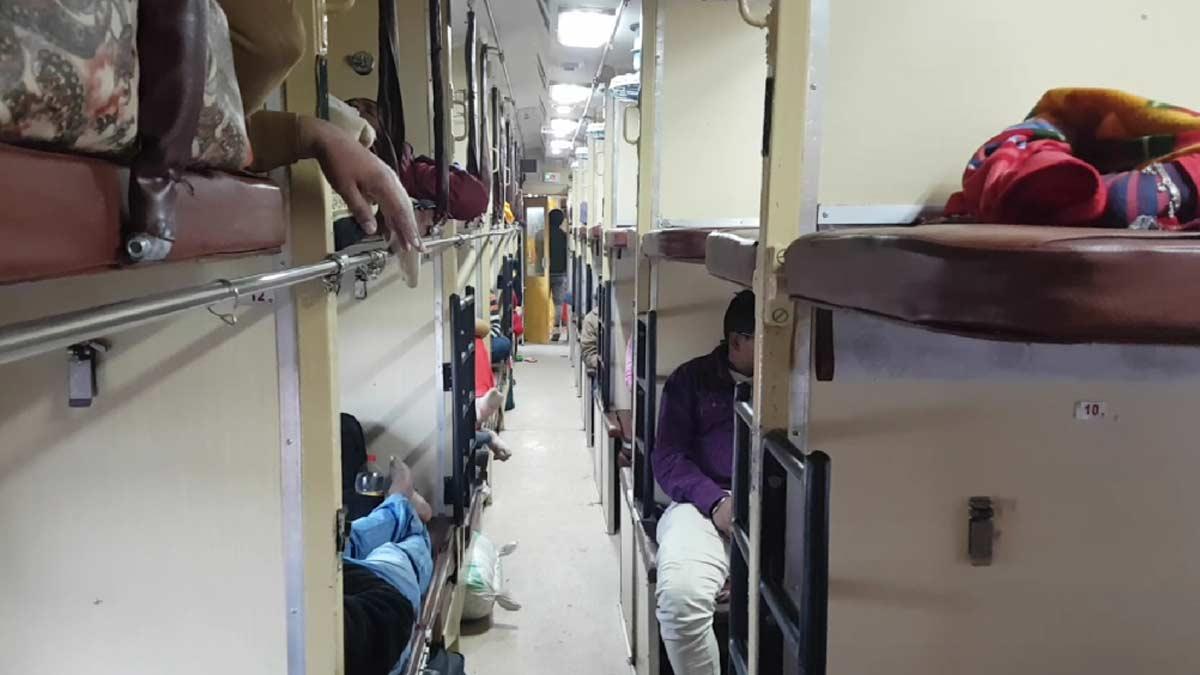 रेल यात्रियों को बेड रोल की सुविधा जल्द मिलेगी (फोटो-उदय)