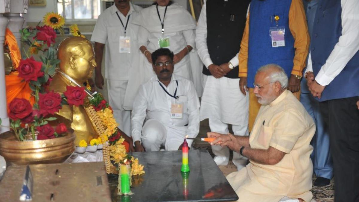 आम्बेडकर की पुण्यतिथि पर पीएम मोदी ने उन्हें श्रद्धांजलि दी है (फोटो- ट्वीटर) 