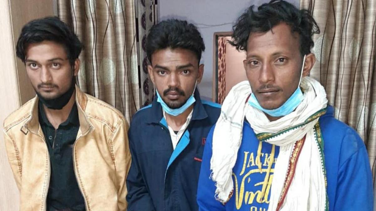 पुलिस की गिरफ्त में आरोपी (फोटो- पीटीआई)