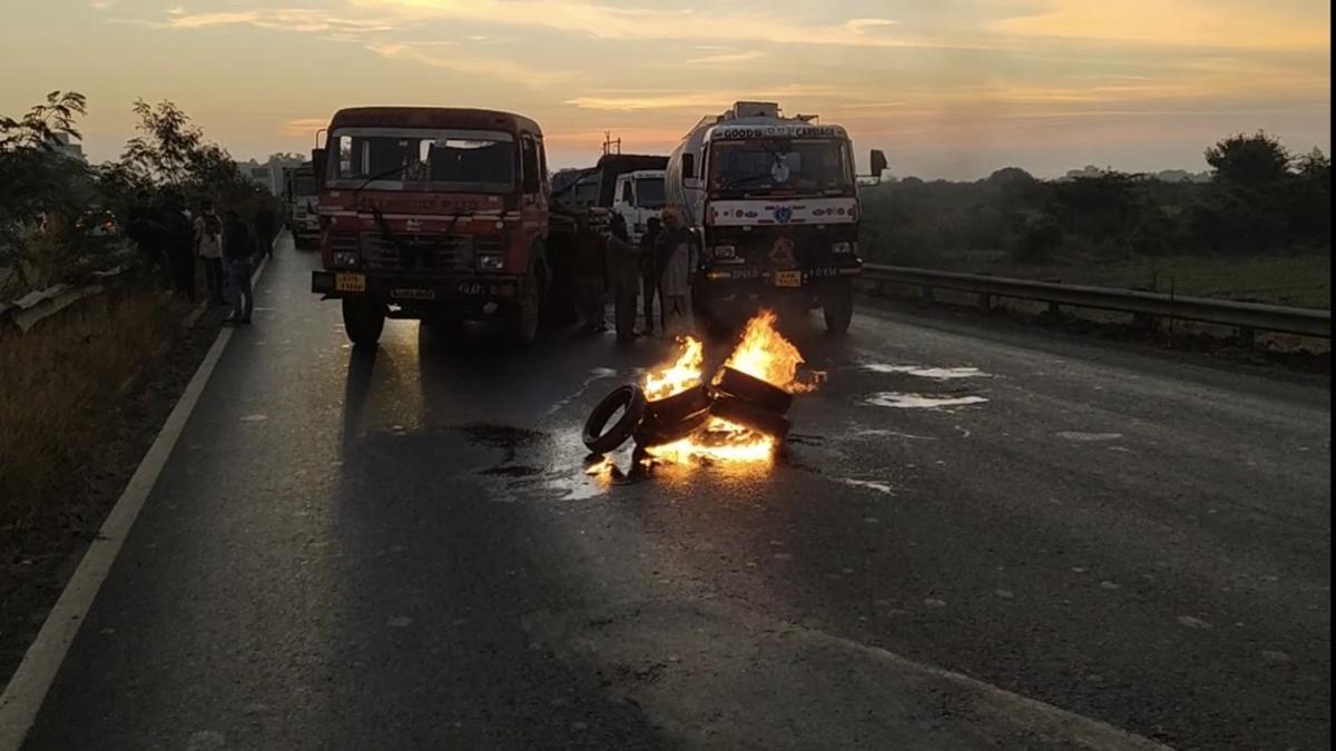 गुजरात में बंद का असर (फ़ोटो- आज तक)