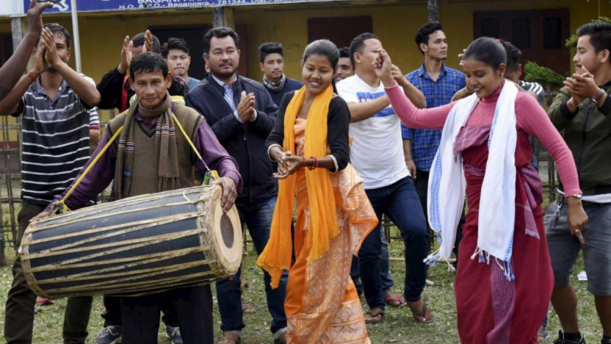 BTC में जीत के बाद जश्न मनाते UPPL कार्यकर्ता (फोटो- पीटीआई)