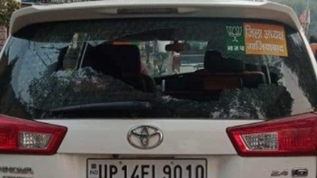 गाजियाबाद के बीजेपी जिलाध्यक्ष दिनेश सिंघल की कार और उन पर हमला