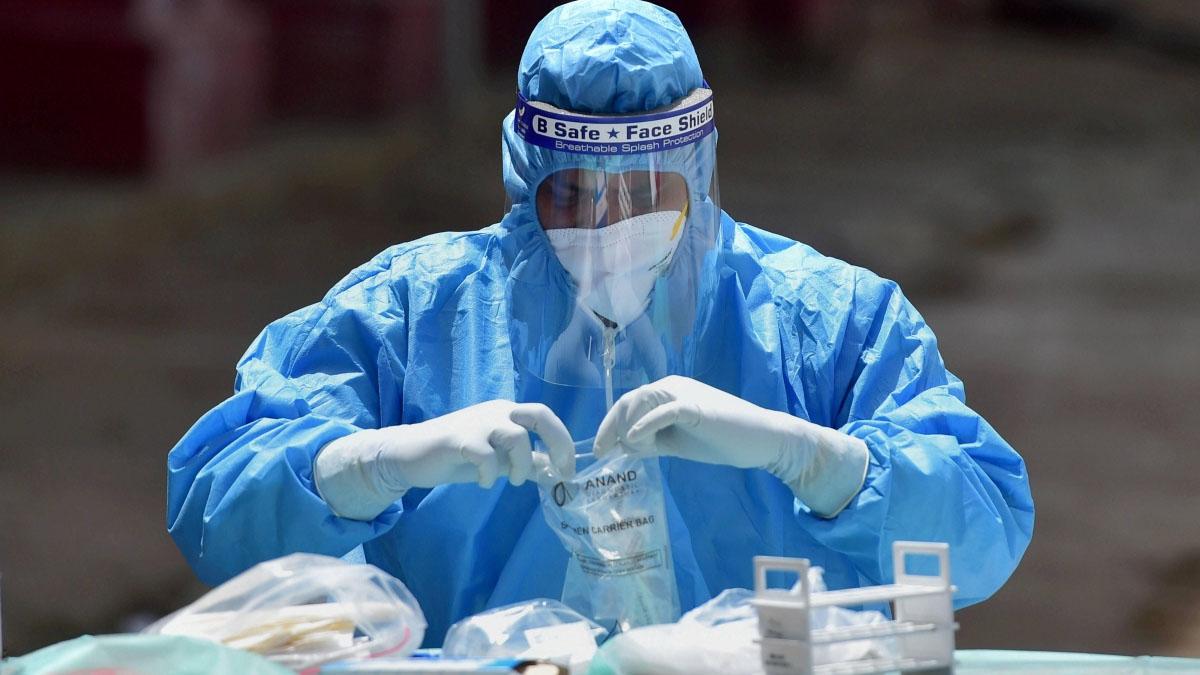 महाराष्ट्र में जनवरी से लग सकता है कोरोना का टीका (फोटो-PTI)