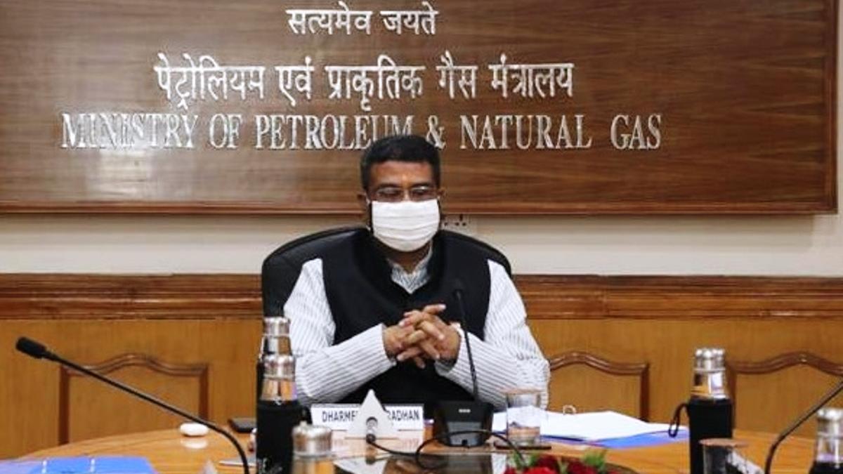 केंद्रीय मंत्री धर्मेंद्र प्रधान ने दी कैबिनेट के फैसले की जानकारी (फाइल फोटो: PIB)