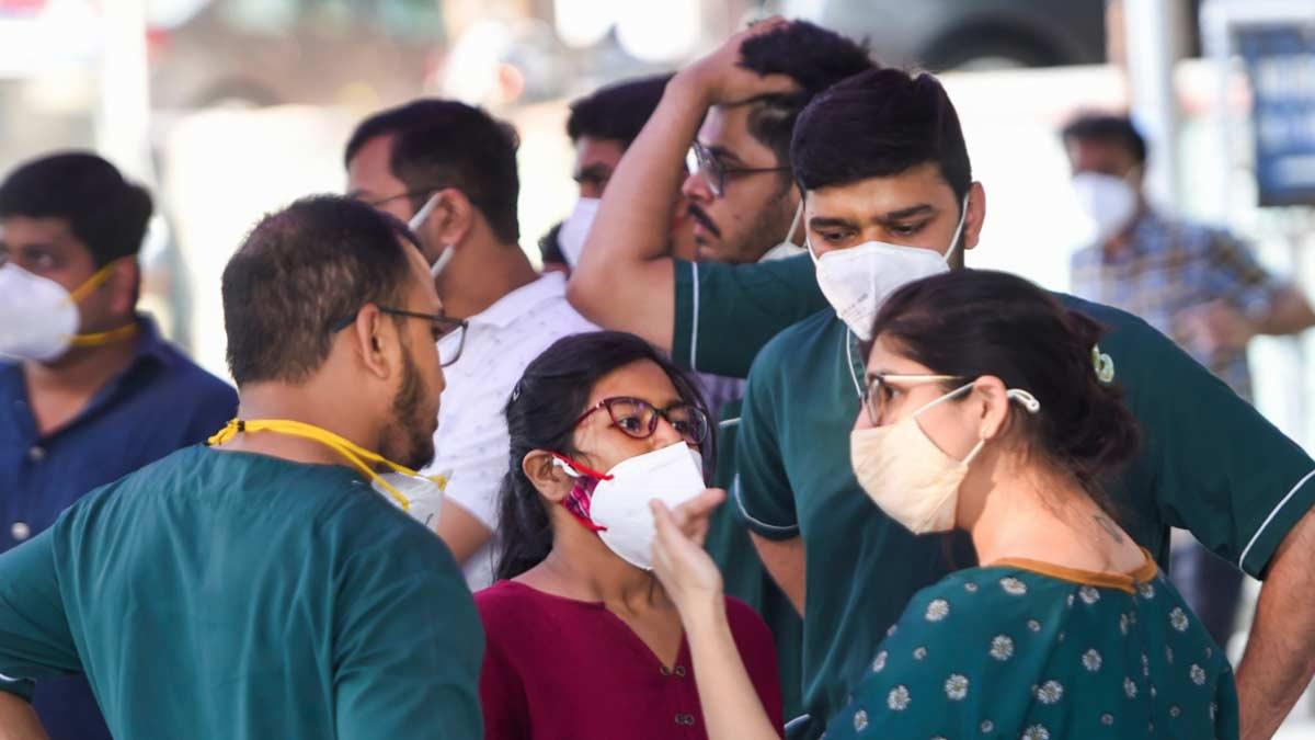 आज 12 घंटे के हड़ताल पर डॉक्टर्स (सांकेतिक-पीटीआई)