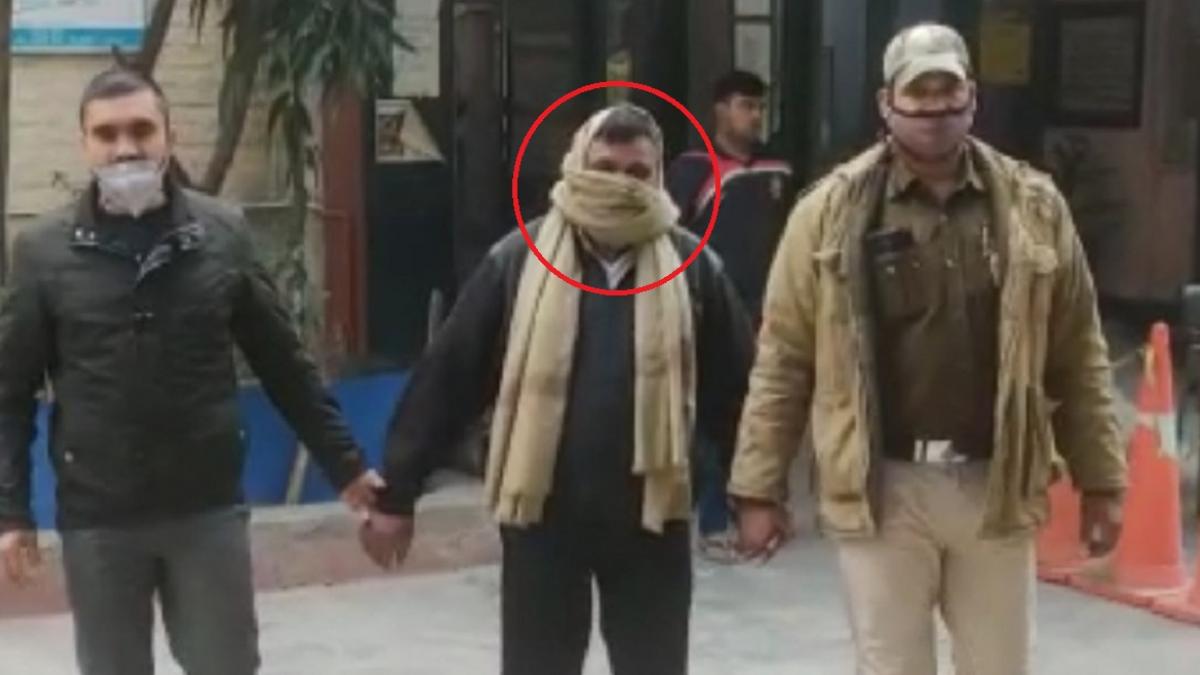 पुलिस ने इस पाखंडी बाबा के साथ उसके बेटे को भी गिरफ्तार किया है