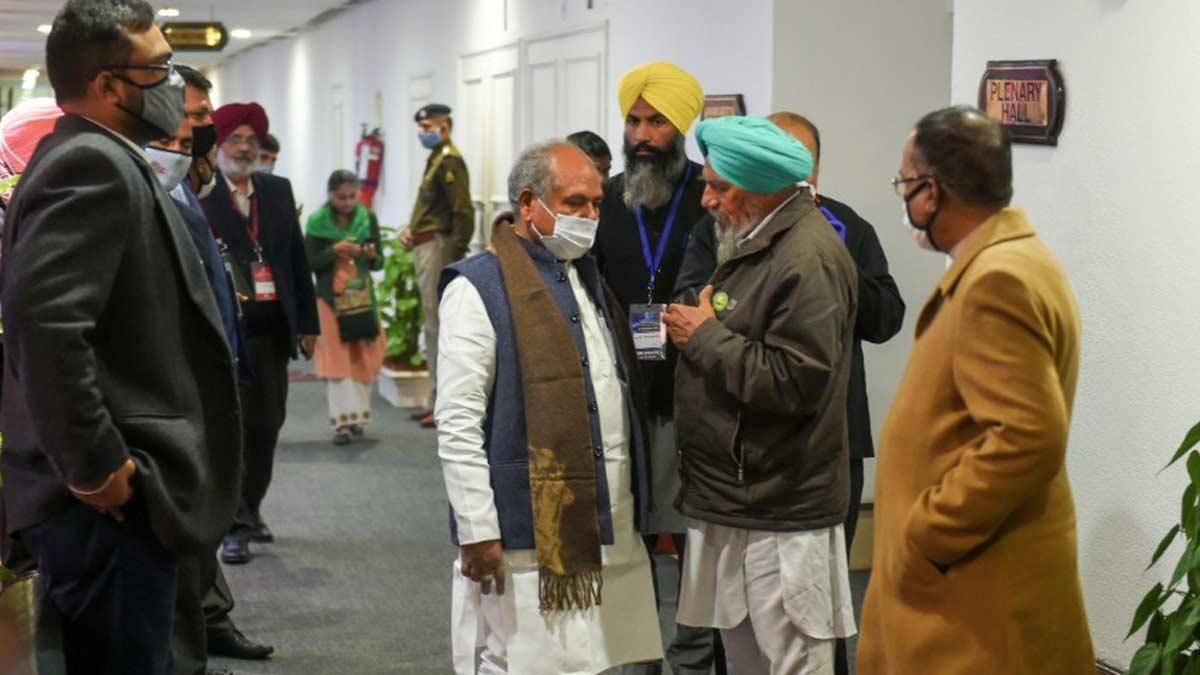 बुधवार को हुई बैठक में किसान संगठन और सरकार दोनों संतुष्ट नजर आए (पीटीआई)
