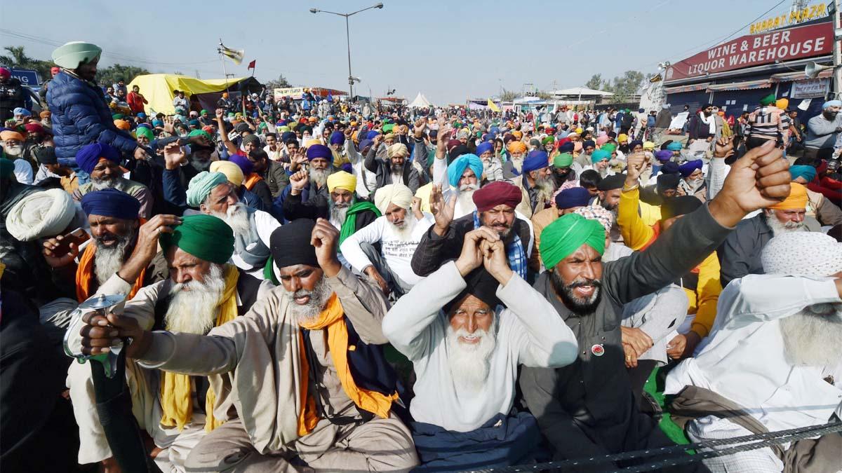 दिल्ली की सीमा पर किसान कर रहे कृषि कानूनों का विरोध (फोटो: PTI)