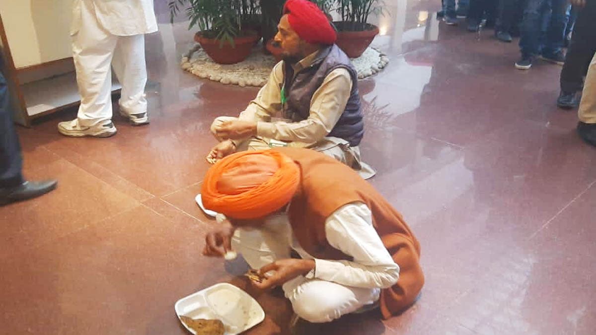 किसानों ने नहीं खाया सरकार का खाना किसानों ने नहीं खाया सरकार का खाना